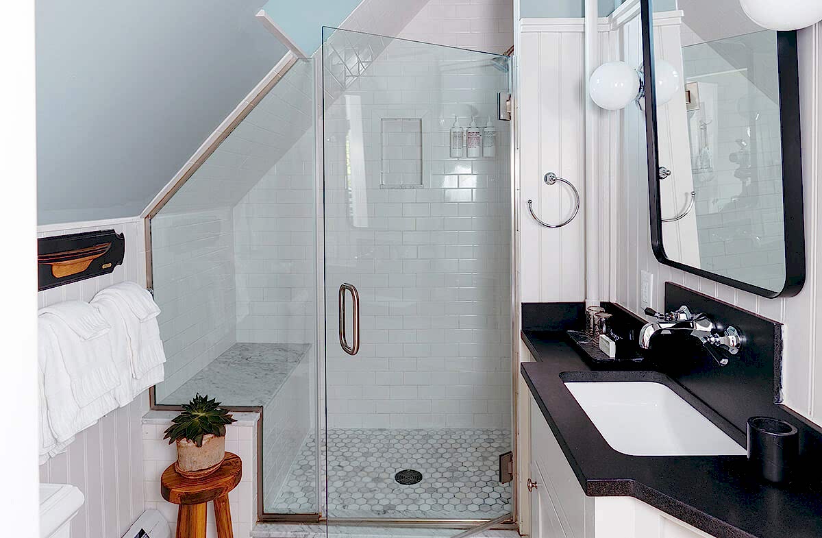Bathroom in Balmoral guest room