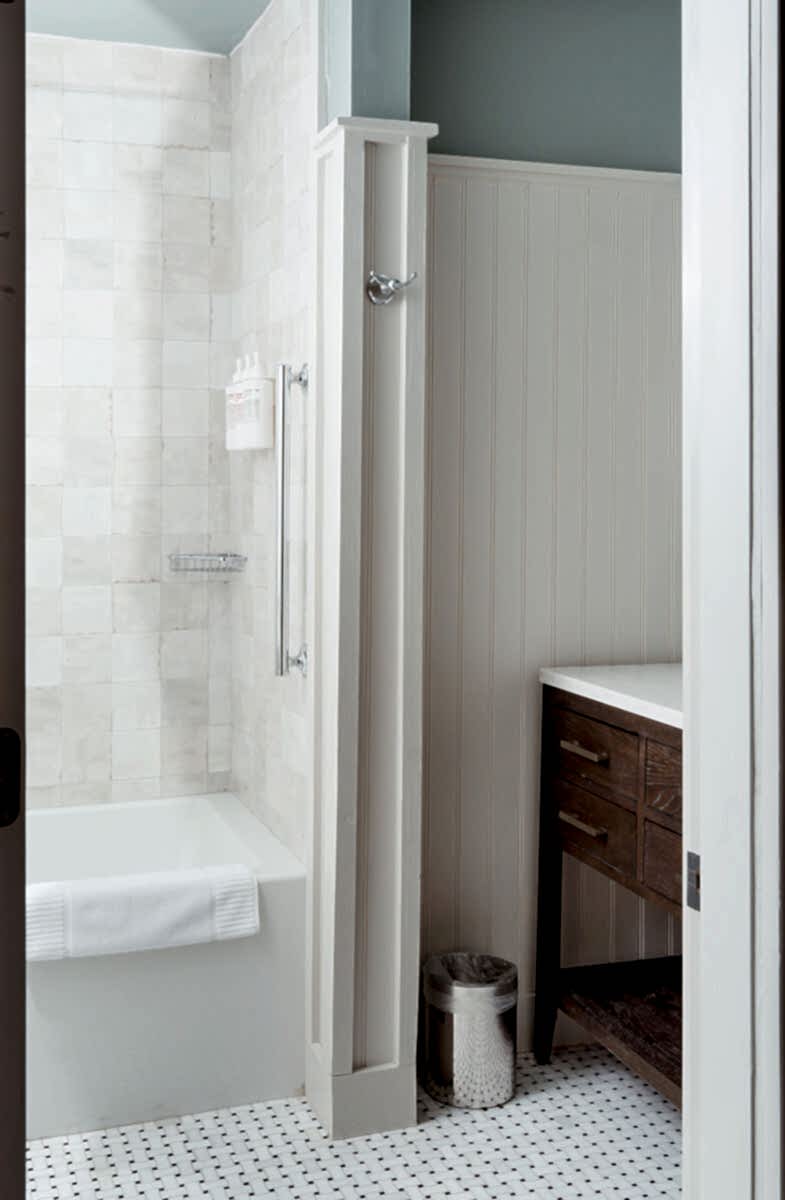 library suite bathroom