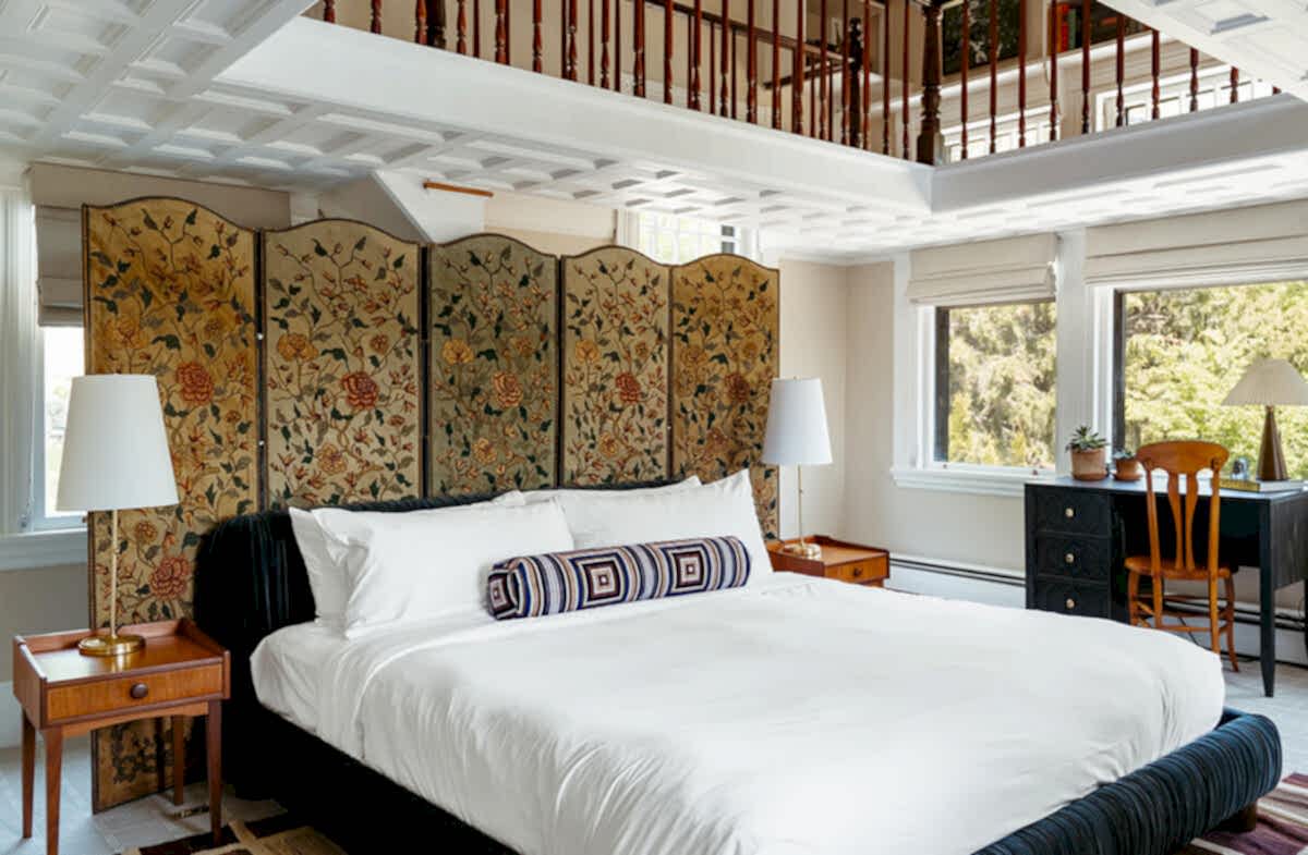 Library suite bed