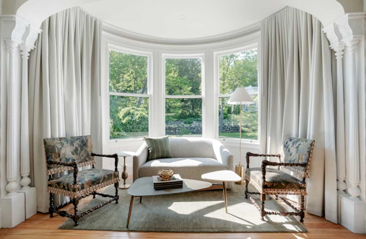 turret seating area in Sandringham guest room