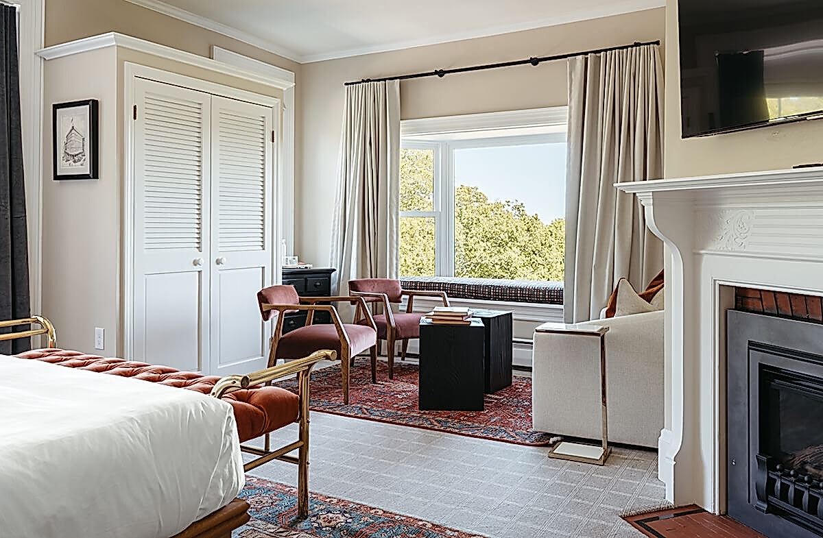 Warwick guest room