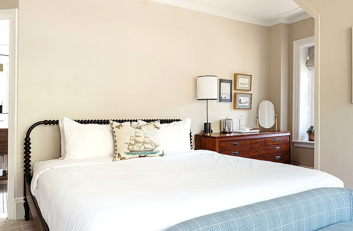 King bed in Windsor guest room