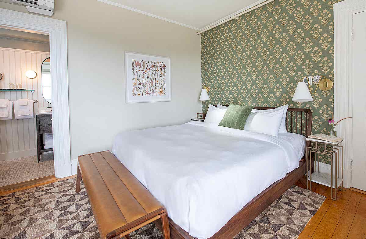Kensington guestroom
